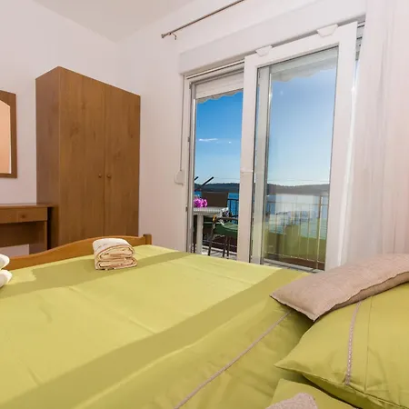 Masteli - One Bedroom With Balcony And Sea View Br 2 Trogir
