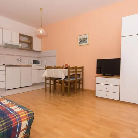 Masteli - One Bedroom With Balcony And Sea View Br 2 트로기르